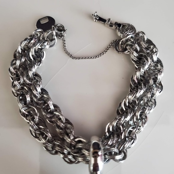 Chunky Vtg MONET SilverTone Double Twist Rope Damita Chain Bracelet Tassel Charm - Picture 8 of 8